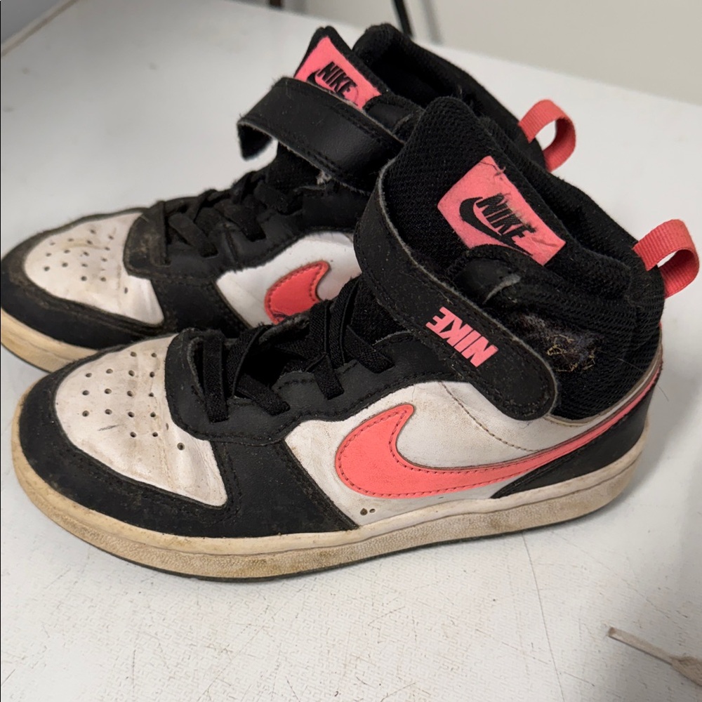 Nike Kids Sneakers - Black and Pink